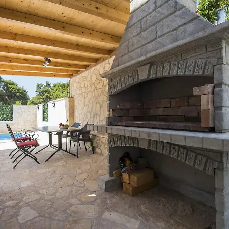 Charming In With Private Swimming Pool Вилла Задар