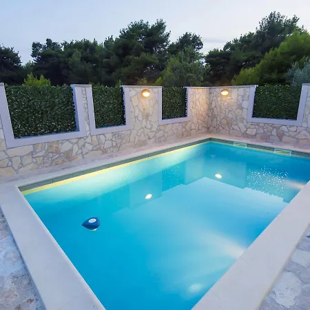 Charming In With Private Swimming Pool Вилла