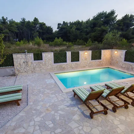 Вилла Charming In With Private Swimming Pool