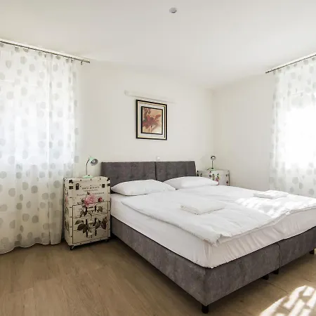 Charming In With Private Swimming Pool Willa *