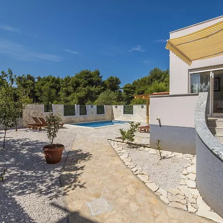 Charming In With Private Swimming Pool Willa Zadar