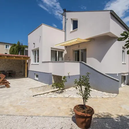 Charming In With Private Swimming Pool Willa Zadar